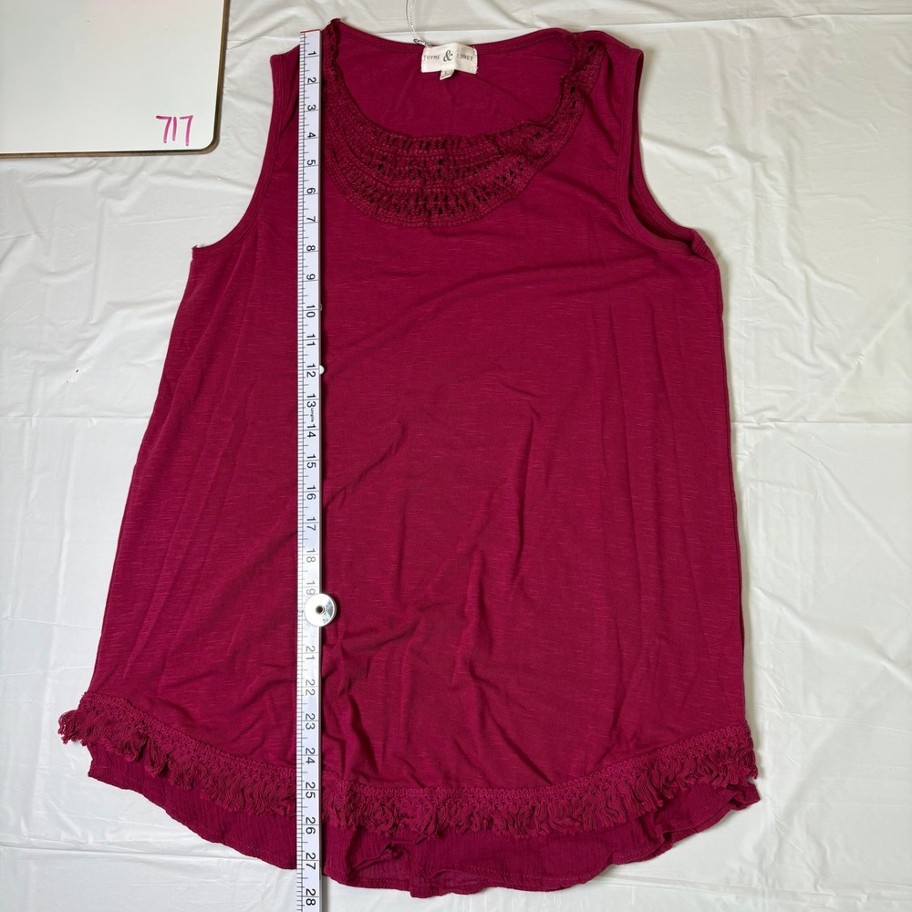 Thyme & Honey Womens Crochet Neck Fringe Hem Tank Top Burgundy Wine Large NWT - Picture 2 of 9
